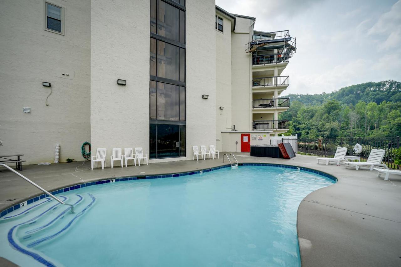 Stylish Gatlinburg Condo With Pool Walk Downtown! 외부 사진